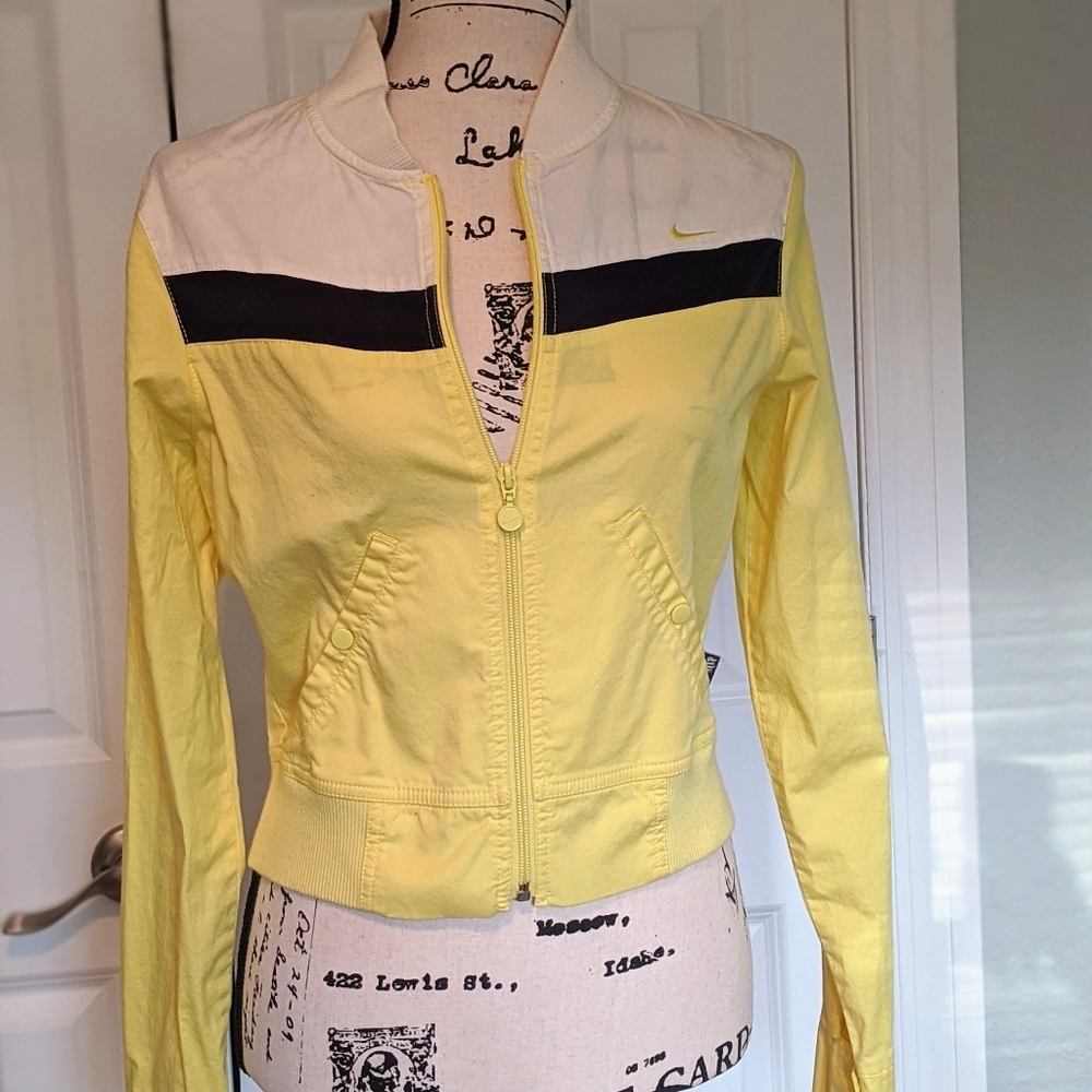 NIKE Cotton Stretch Light-Weight Jacket